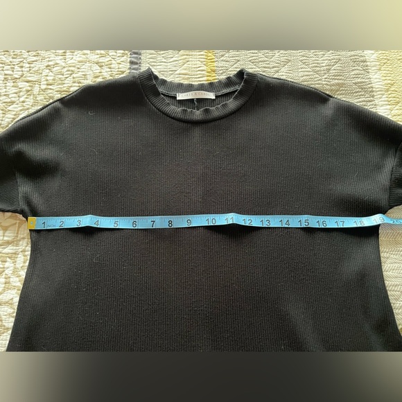 🪷CHRIS AND CAROL Black Tunic with 3/4 Length Sleeves - Picture 2 of 7